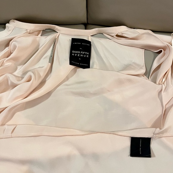 ROLAND MOURET Haynes Cold shoulder Long Sleeve 100% Silk Blouse. - Picture 13 of 17